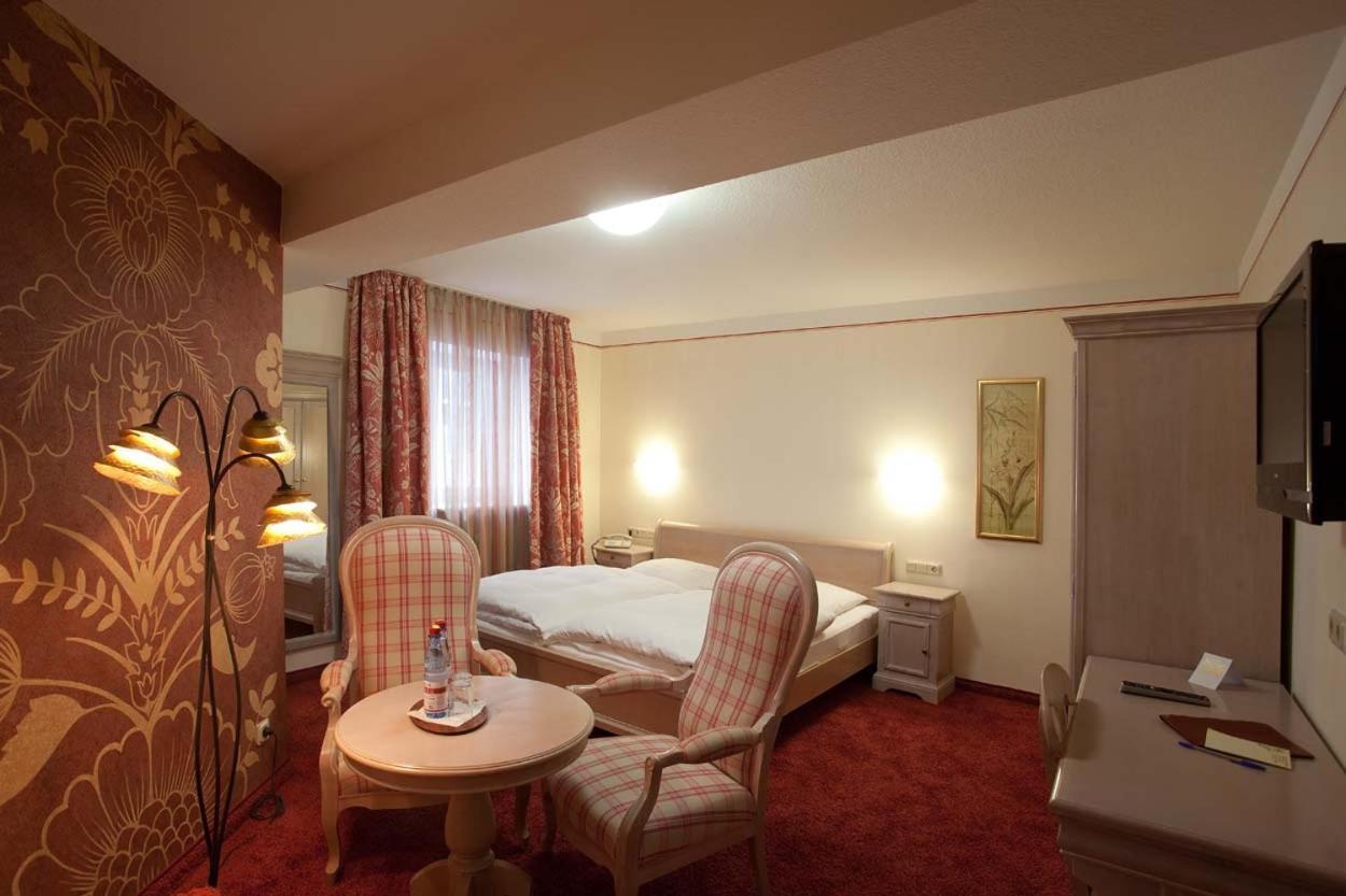 Hotel Karpfen Ебербах Екстериор снимка