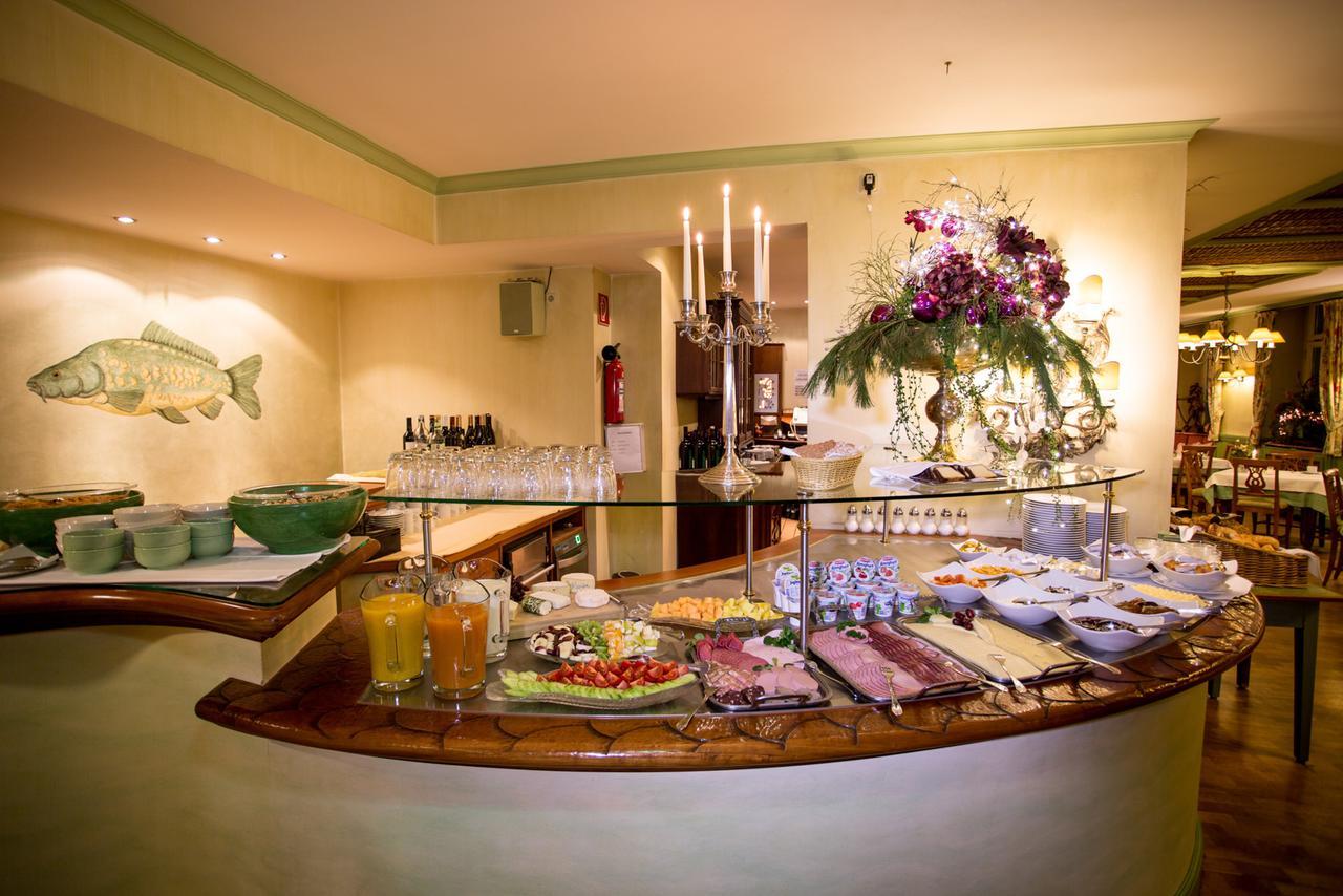 Hotel Karpfen Ебербах Екстериор снимка