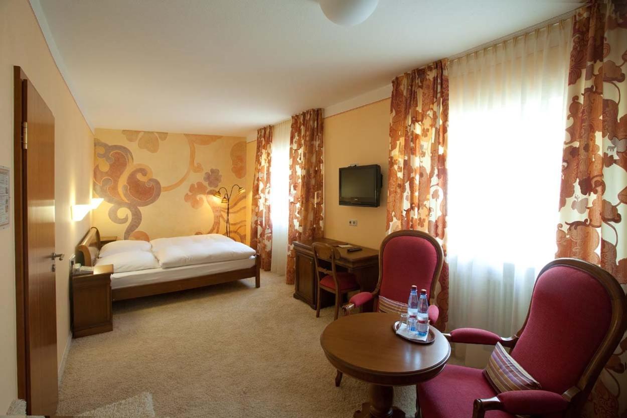 Hotel Karpfen Ебербах Екстериор снимка