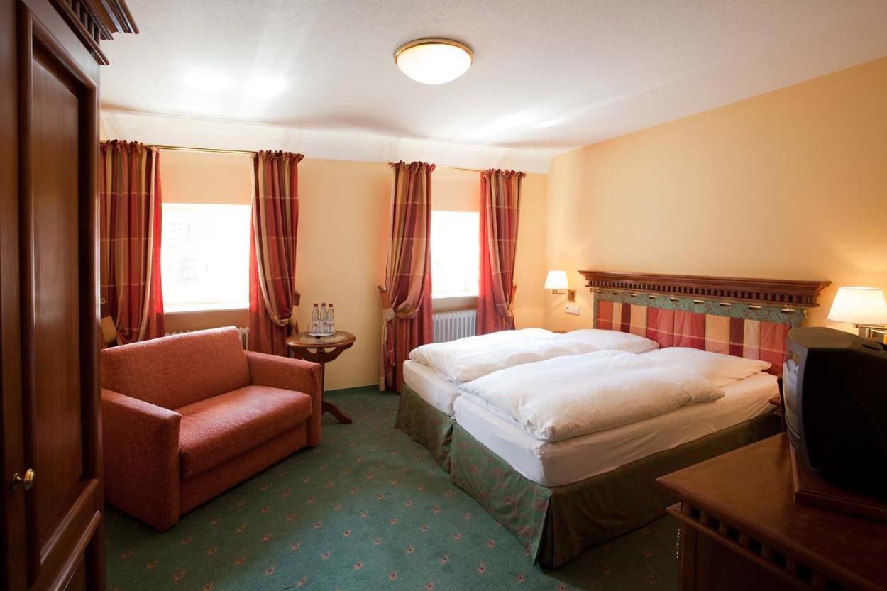 Hotel Karpfen Ебербах Екстериор снимка